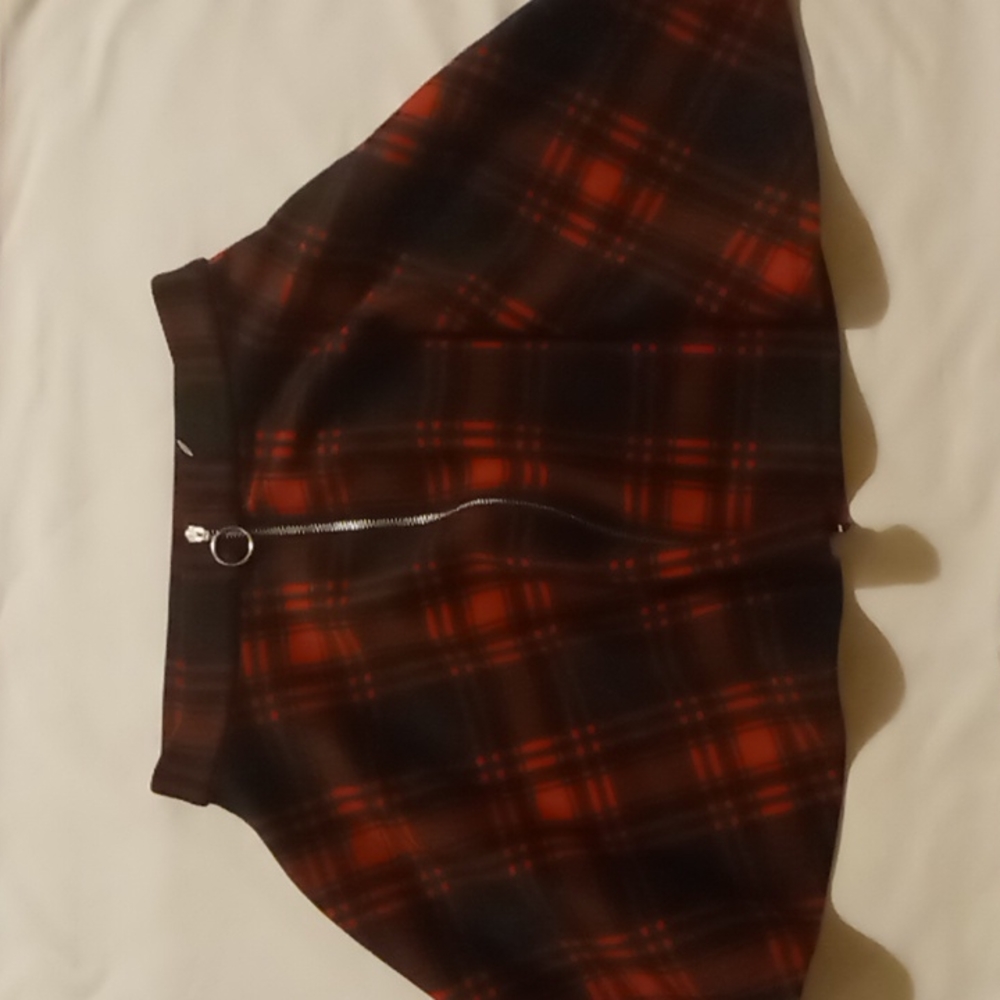 Hot Topic Red And Black Plaid Skirt, Size: XS